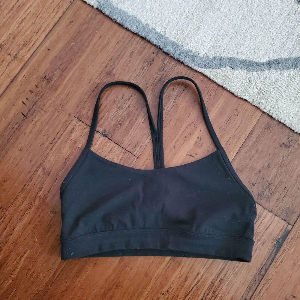 Lululemon sports bra size 4